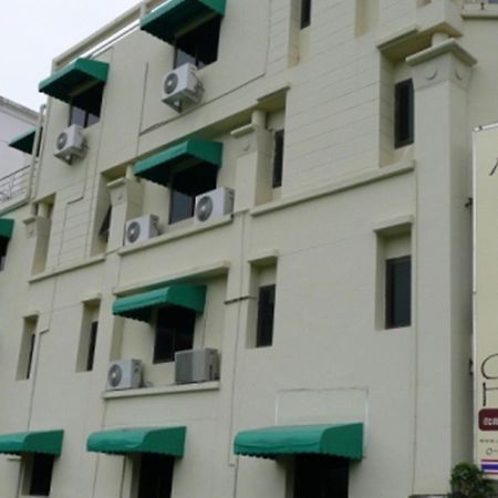 Adonis Guest House Patong Eksteriør billede