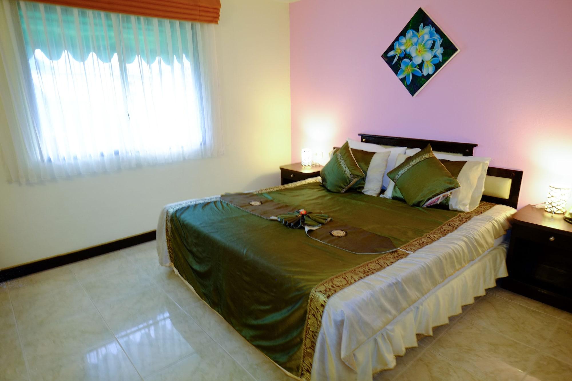 Adonis Guest House Patong Eksteriør billede