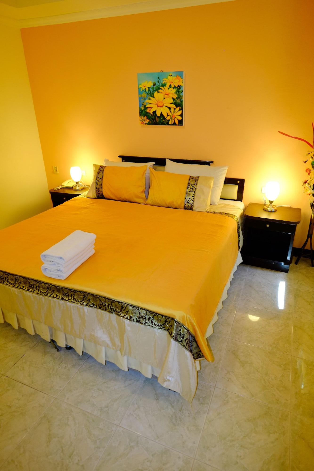 Adonis Guest House Patong Eksteriør billede