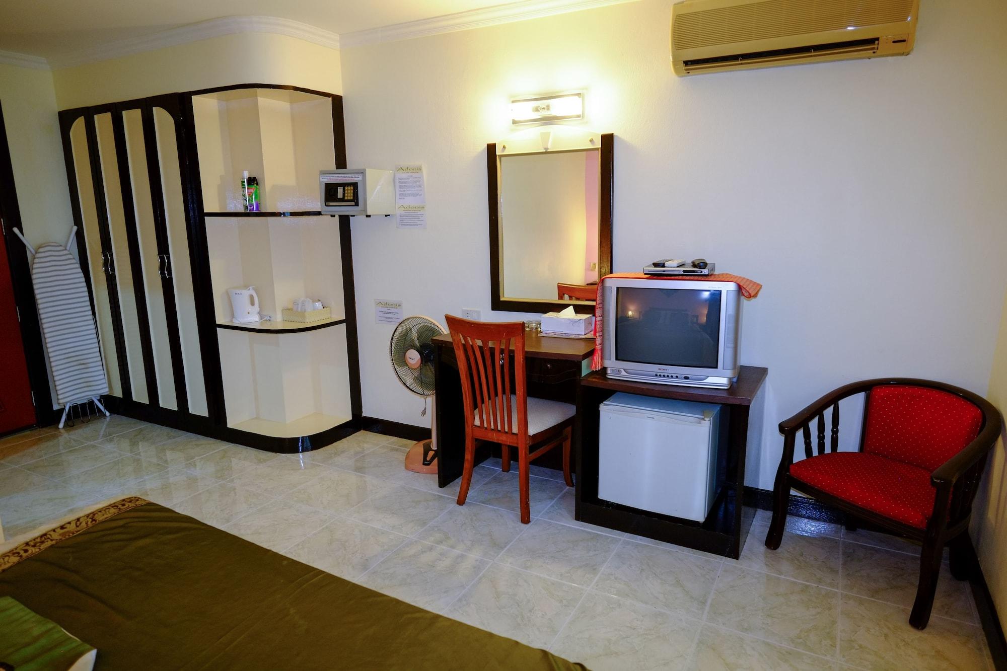 Adonis Guest House Patong Eksteriør billede