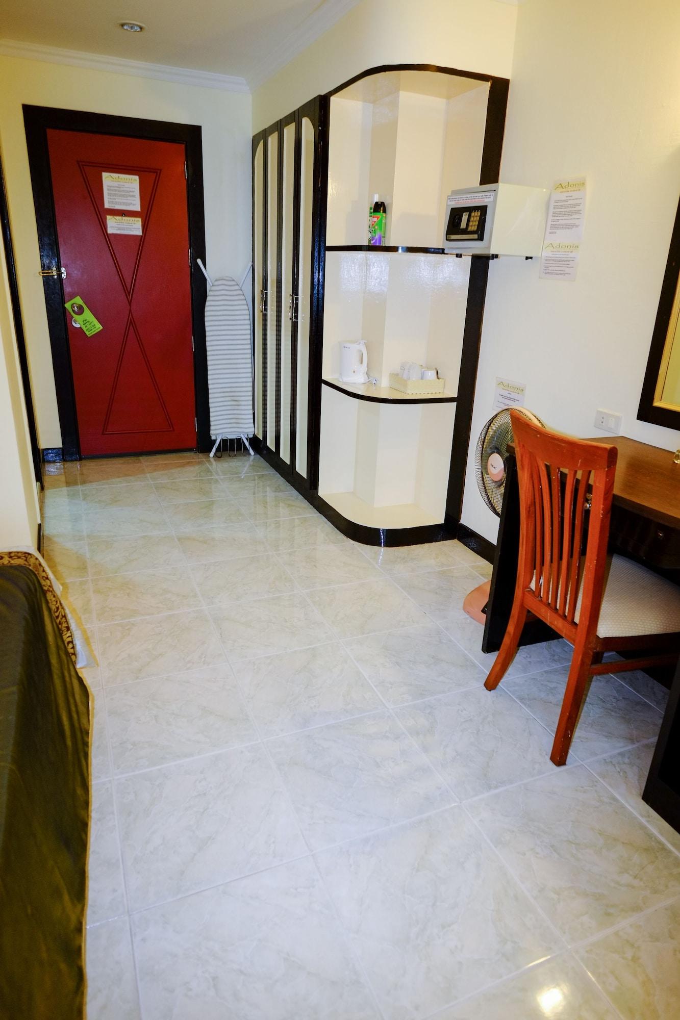 Adonis Guest House Patong Eksteriør billede