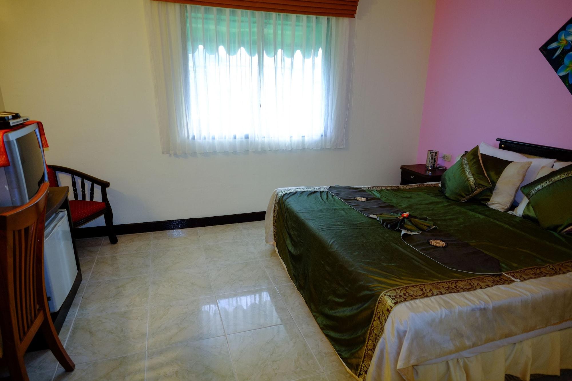 Adonis Guest House Patong Eksteriør billede