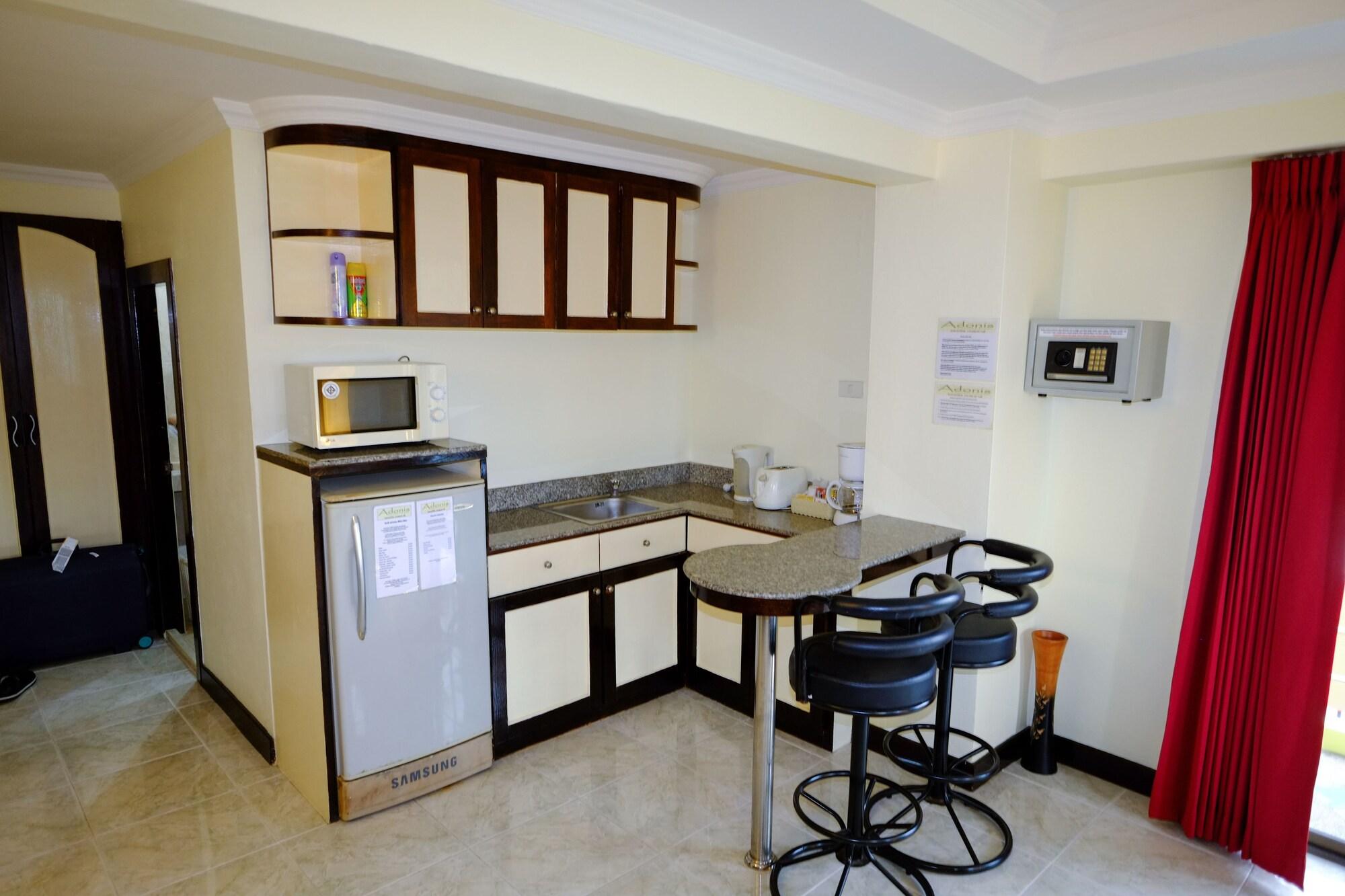 Adonis Guest House Patong Eksteriør billede