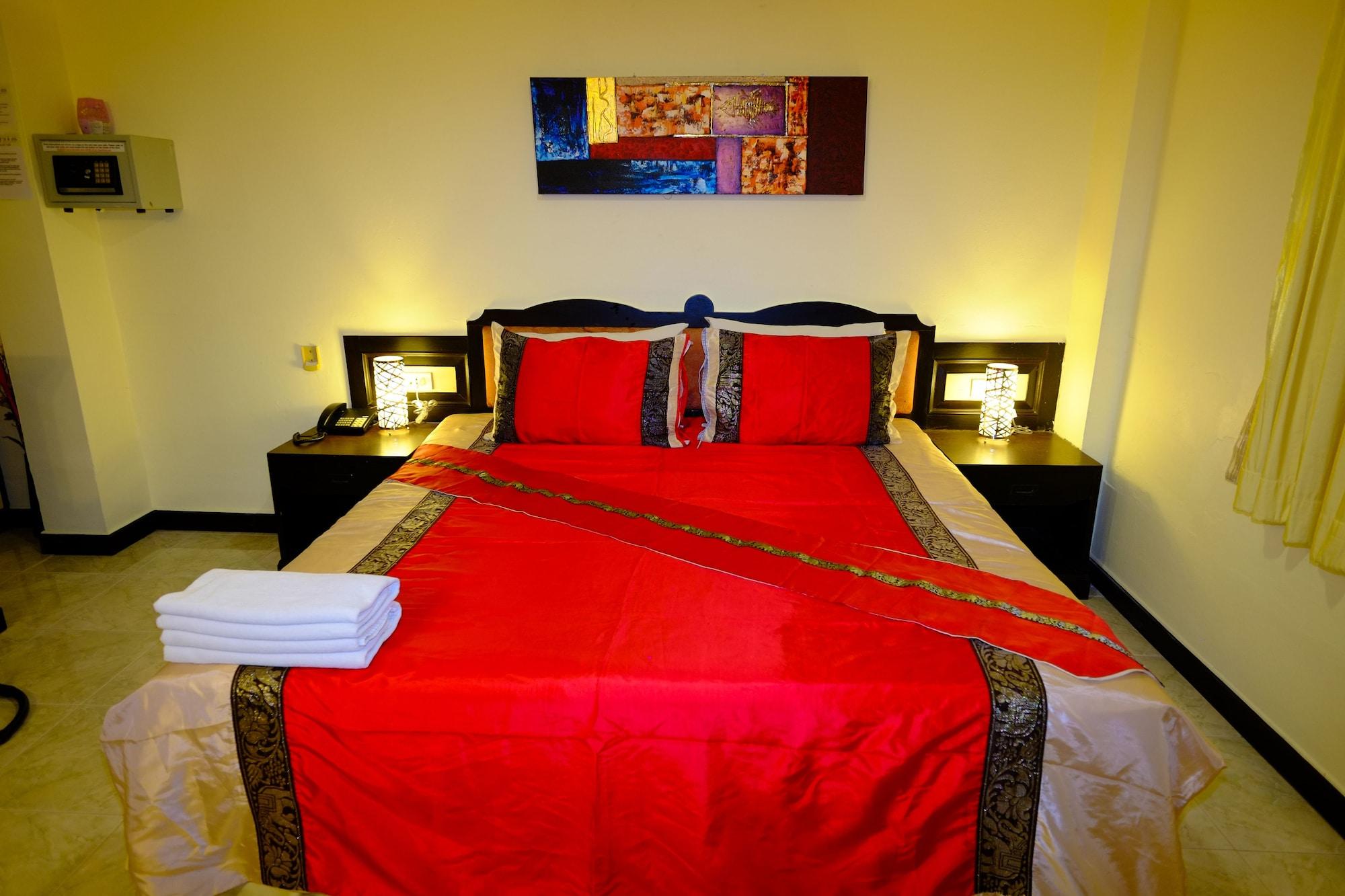 Adonis Guest House Patong Eksteriør billede
