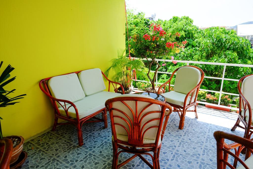 Adonis Guest House Patong Eksteriør billede