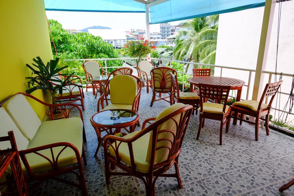 Adonis Guest House Patong Eksteriør billede