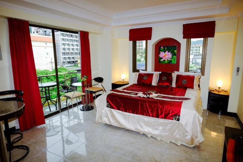 Adonis Guest House Patong Eksteriør billede