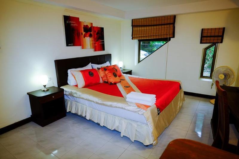 Adonis Guest House Patong Eksteriør billede