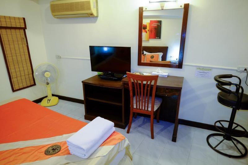 Adonis Guest House Patong Eksteriør billede